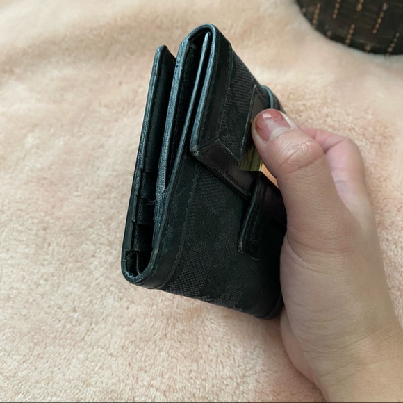 Gucci Short Wallet - Picture 4 of 11